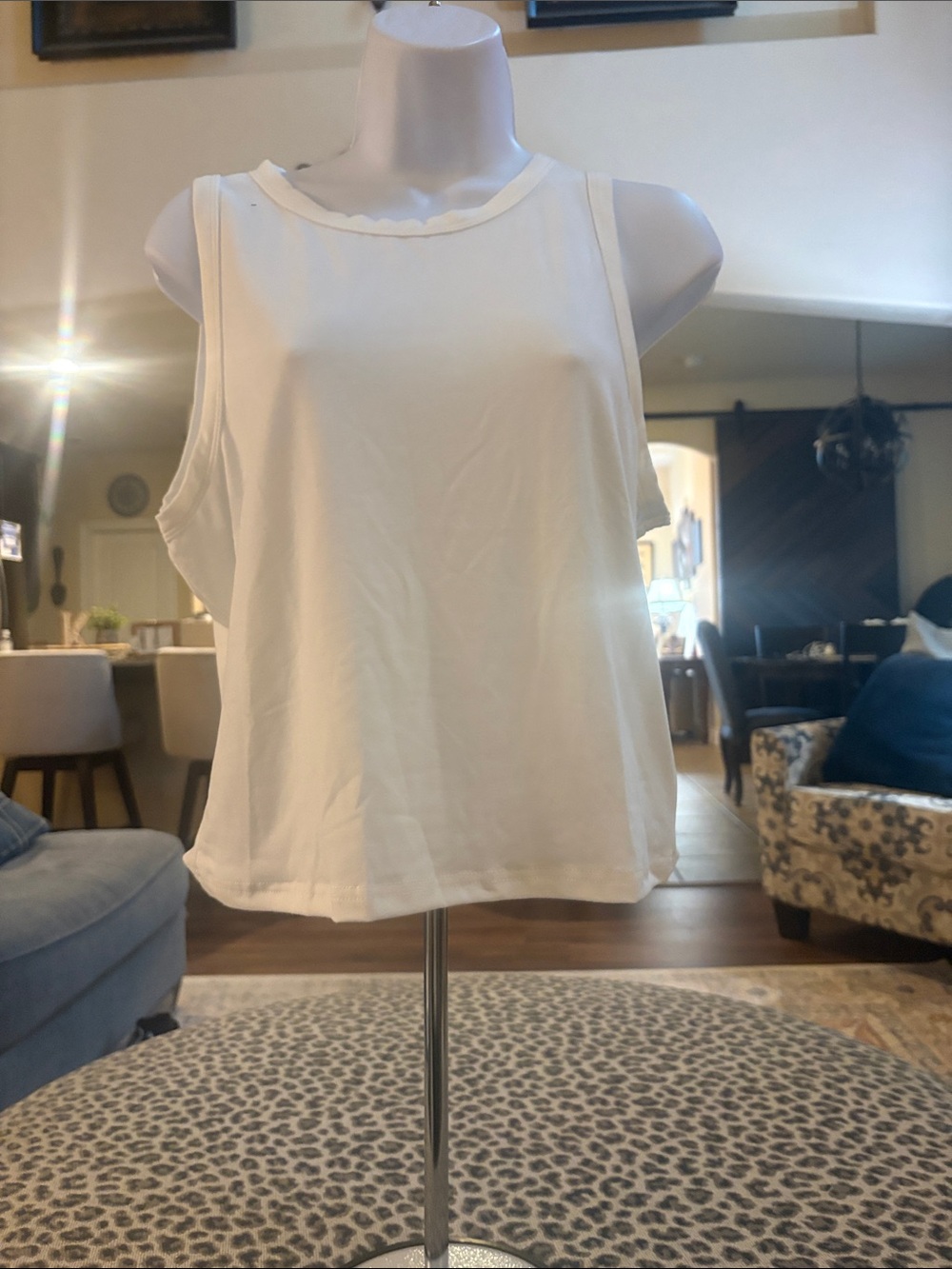 SHEIN White Sleeveless Tank Top